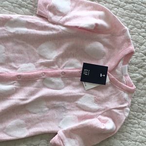 Gap Baby NWT long sleeve, footed one-piece